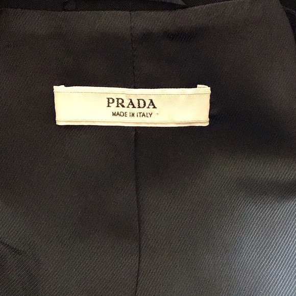 PRADA VINTAGE LIGHT FITTED COAT. - Picture 9 of 10